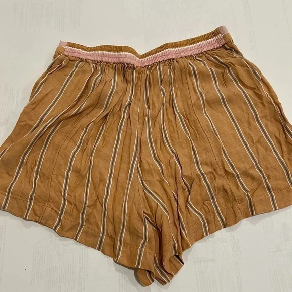 American Eagle shorts - Picture 2 of 5